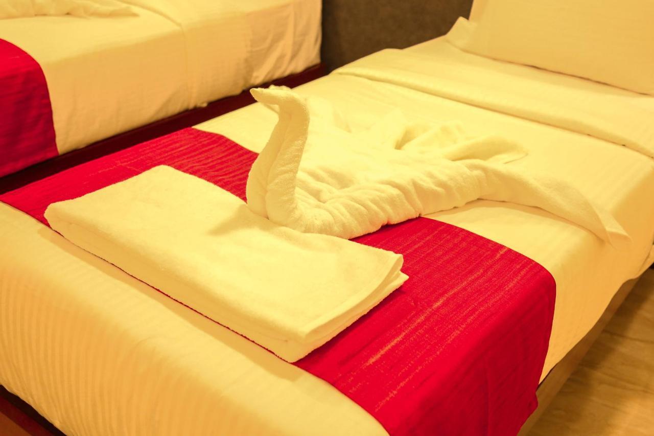Hotel Sera Grand Chennai Exteriör bild