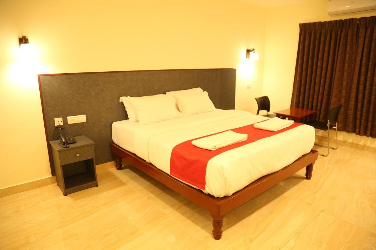 Hotel Sera Grand Chennai Exteriör bild