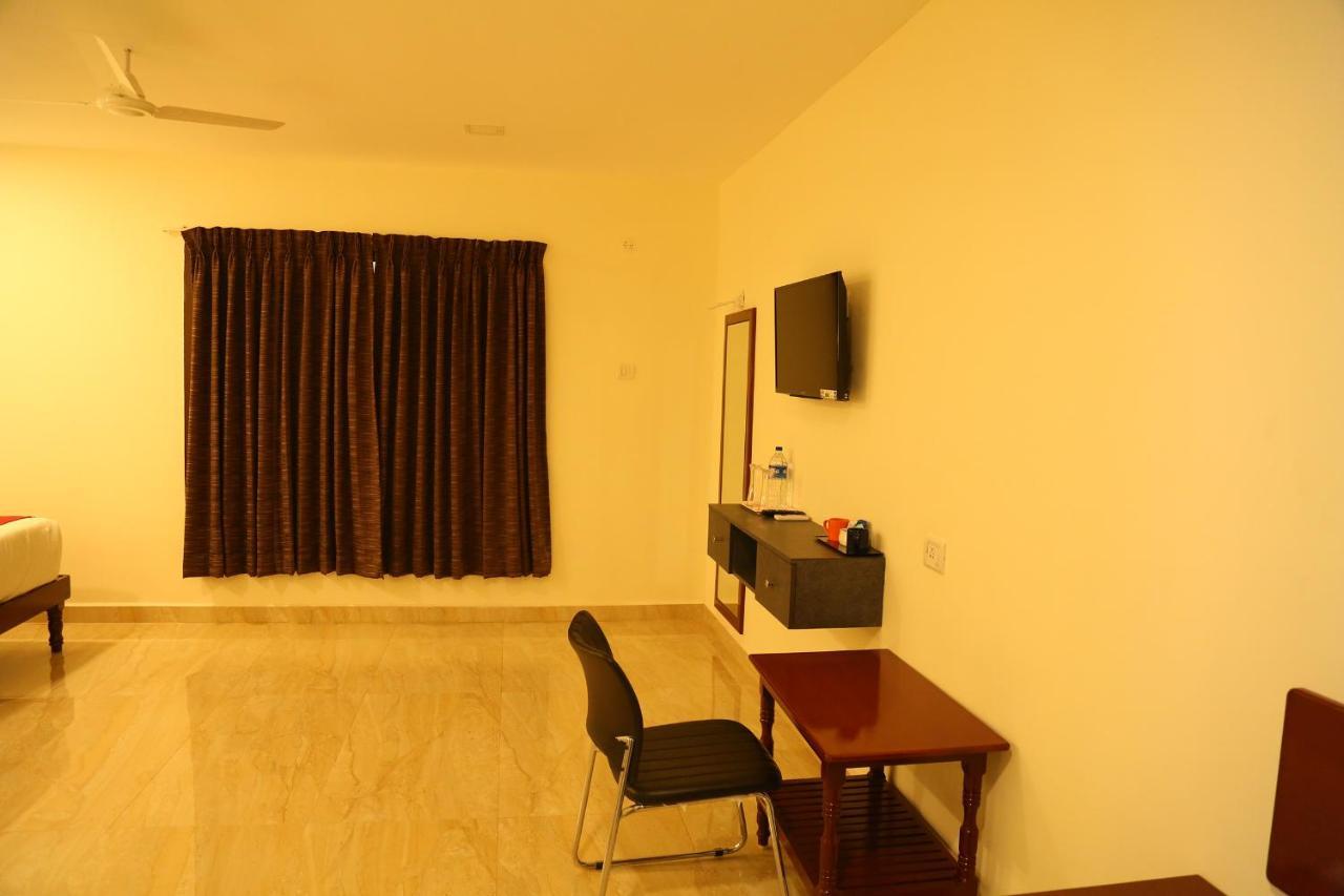 Hotel Sera Grand Chennai Exteriör bild